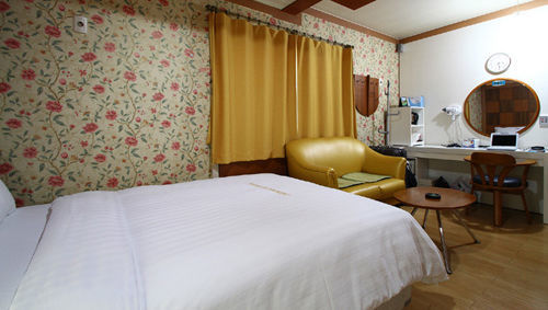 Cherbourg Hotel Чхонан Экстерьер фото